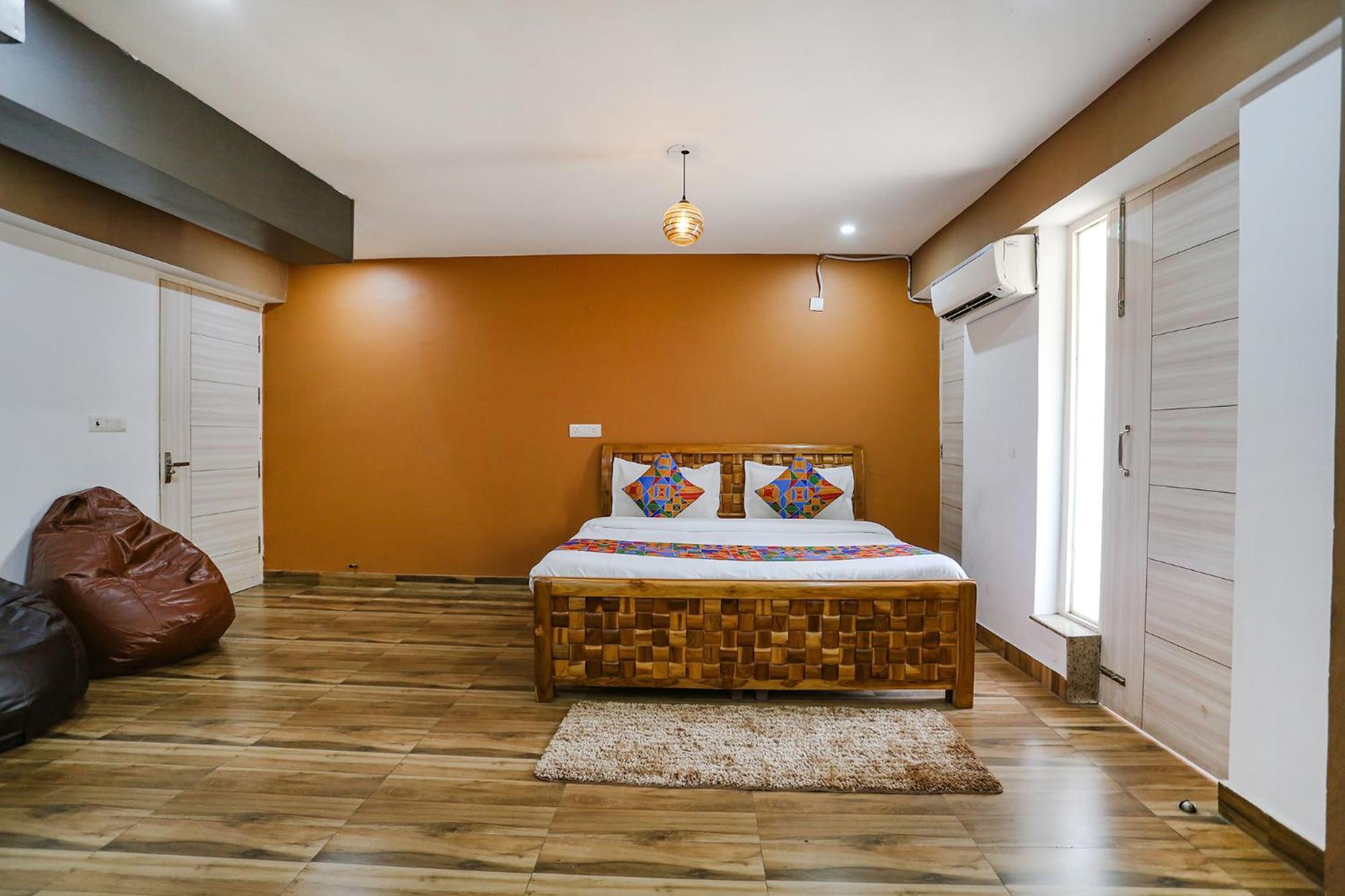 Fabhotel Skylight Inn Near Medanta Hospital คูร์เคาน์ ภายนอก รูปภาพ