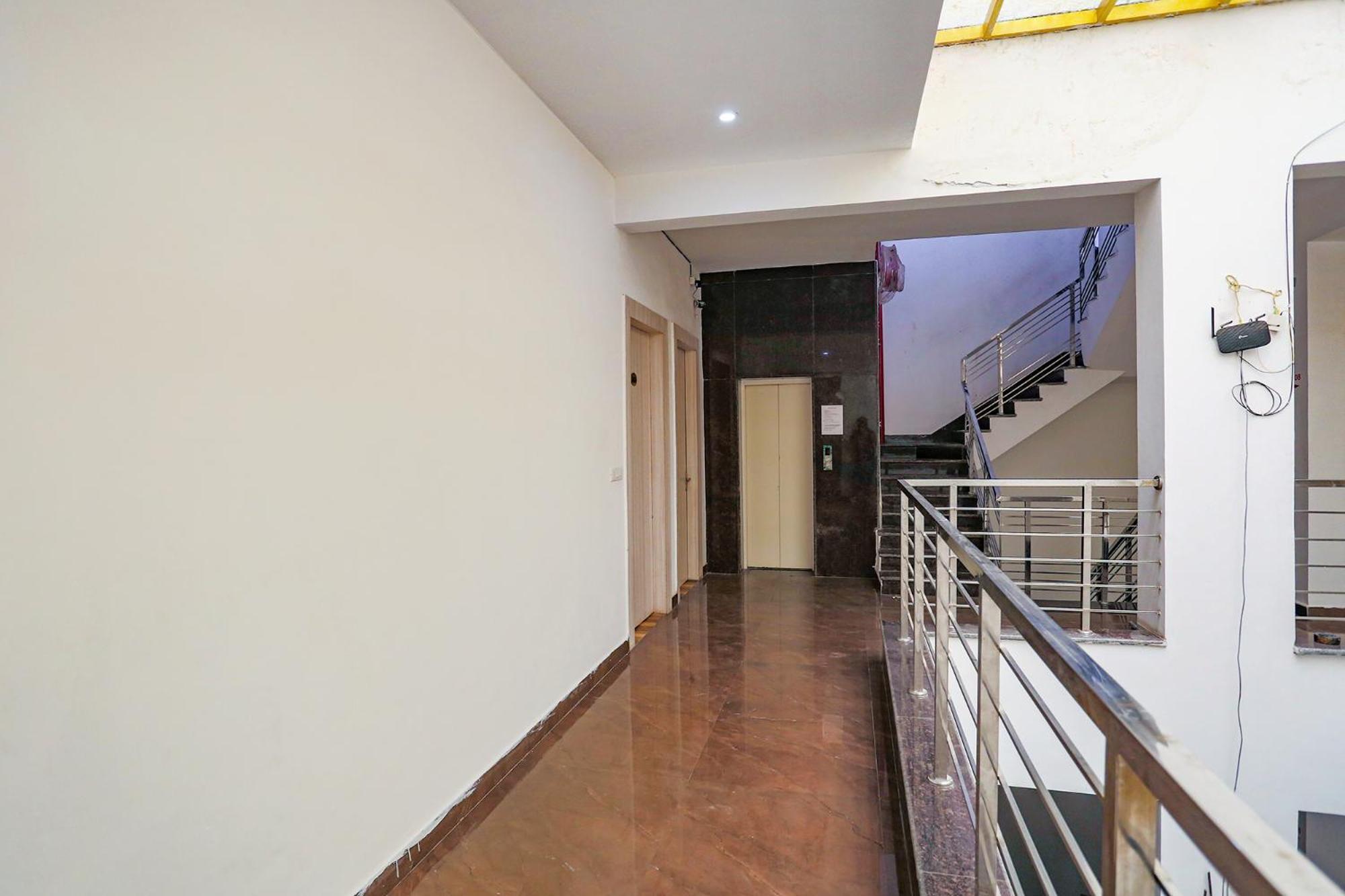 Fabhotel Skylight Inn Near Medanta Hospital คูร์เคาน์ ภายนอก รูปภาพ